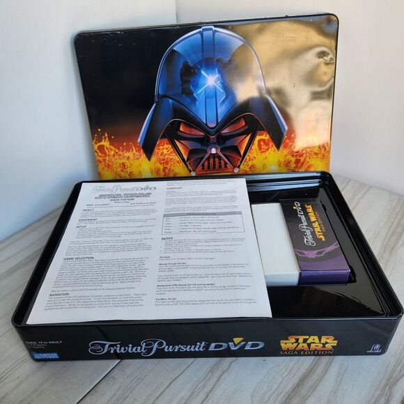 Trivial Pursuit Star Wars DVD Saga Edition 2005 Toys R Us Exclusive Tin COA - Picture 2 of 12